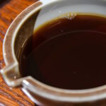 地元の原材料で自慢のしょうゆを作っています